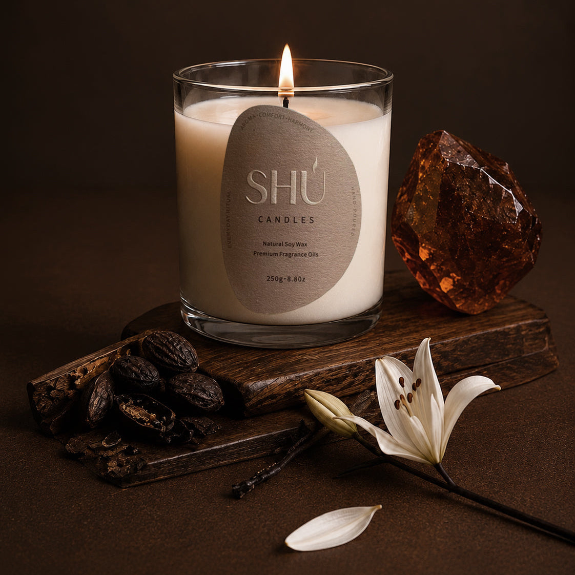 SHU Cardamom Dusk candle burning, sandalwood and cardamom scent